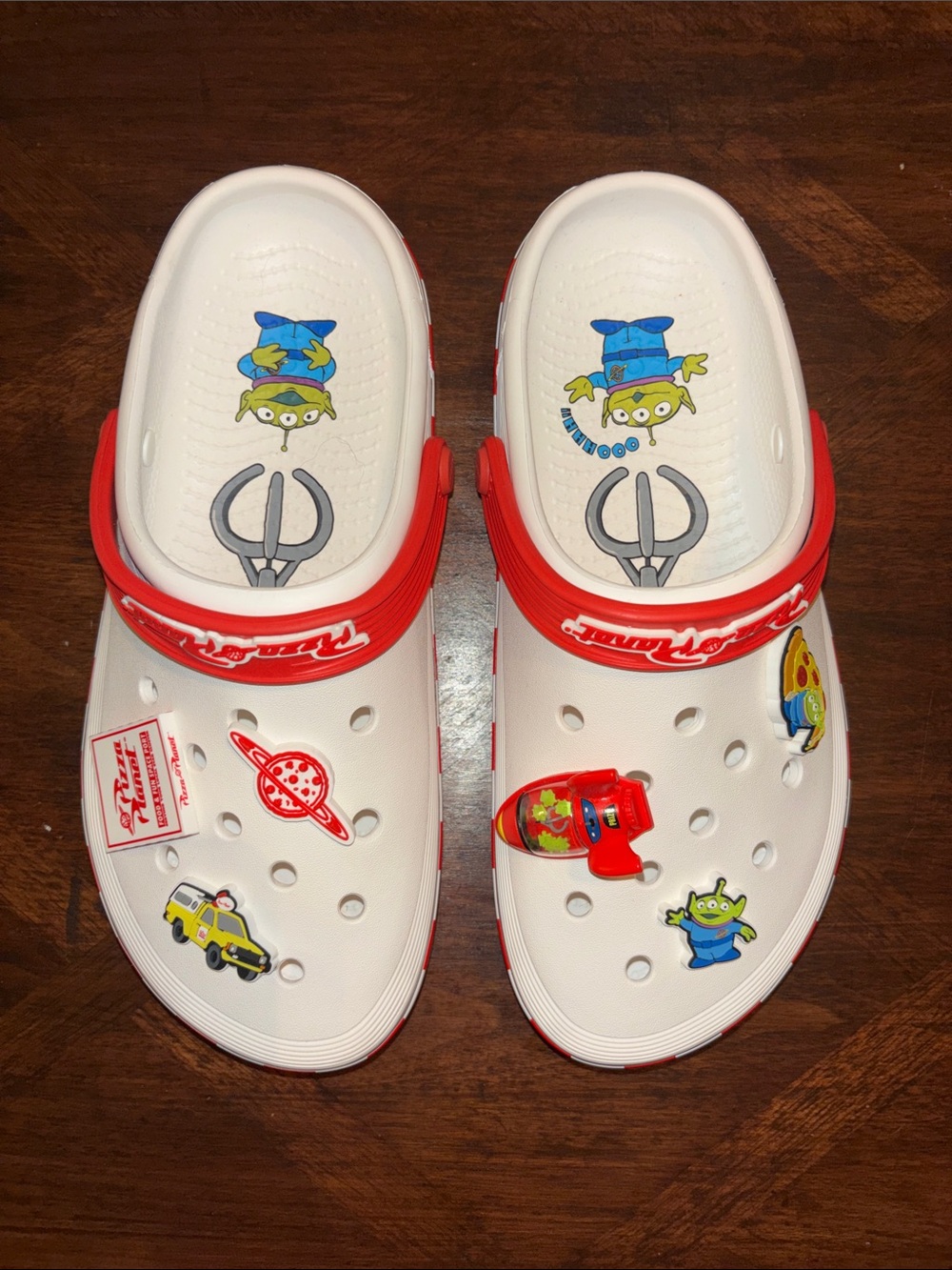 Crocs x Toy Story PIZZA PLANET OFF-COURT CLOG | Men Size 7 Womens 9